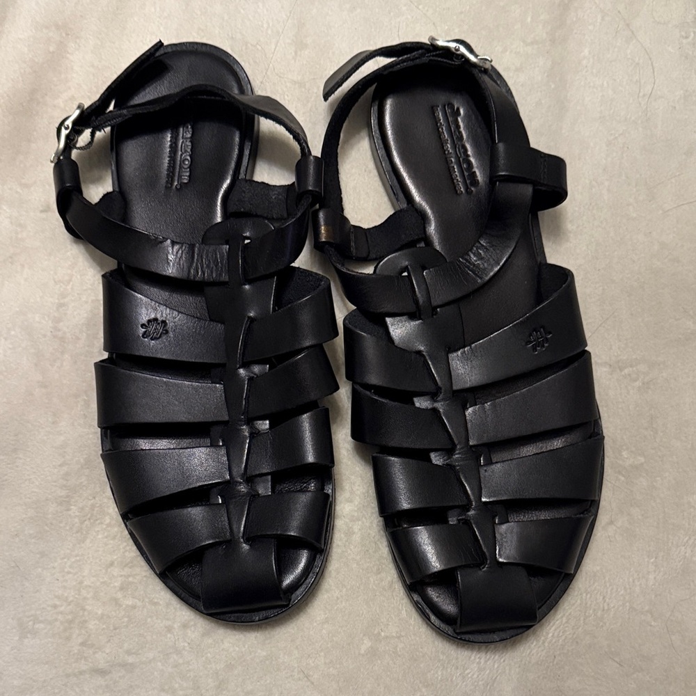 Dragon Diffusion Black Leather Fisherman Sandals